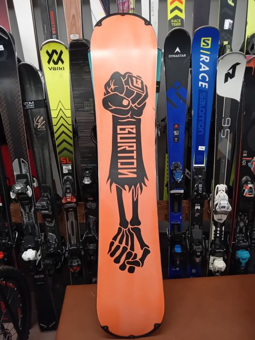 Snowboard Burton z wiązaniami