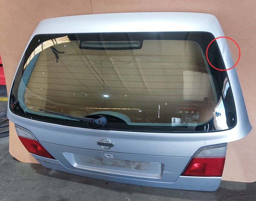 Tampa da Mala Nissan Primera P11