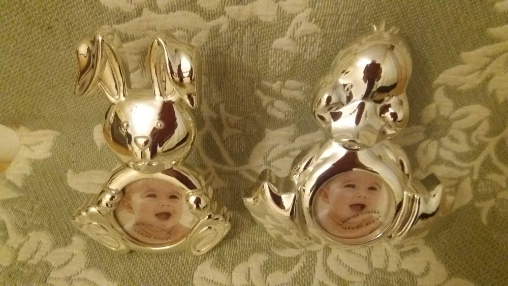 Dwie bardzo ładne ramki posrebrzane dla dzieci.