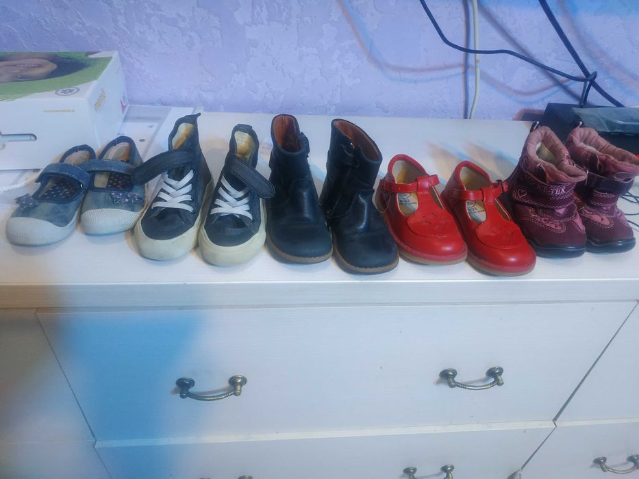 Продам детскую обувь