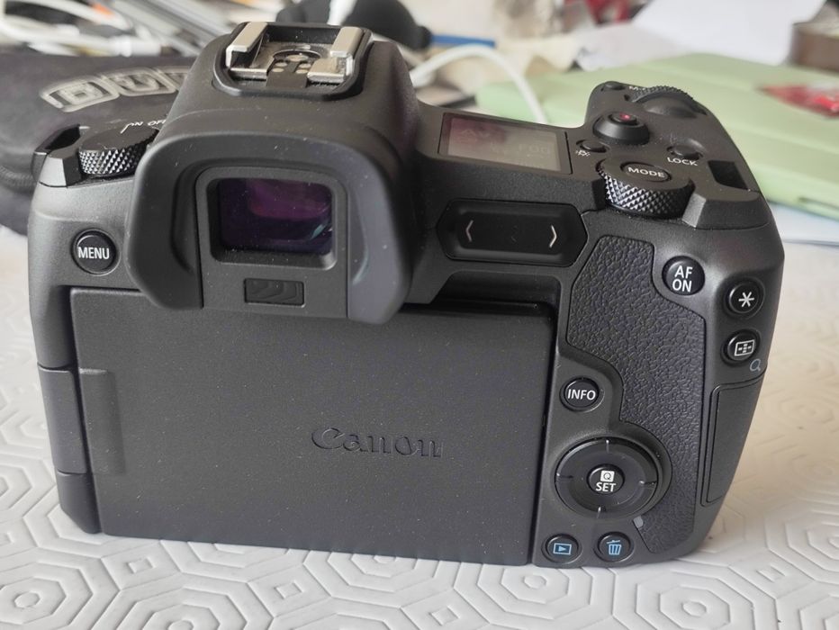 Canon eosR + adapt EF RF em excelente estado