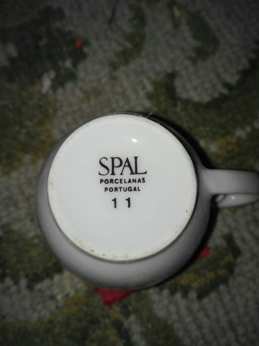 Chávena + pire .  .