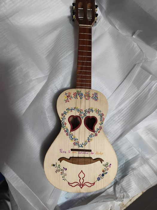 Electro-acoustic Steel-string Guitar