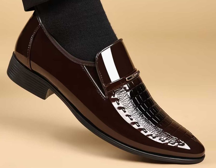 Sapatos de homem elegantes