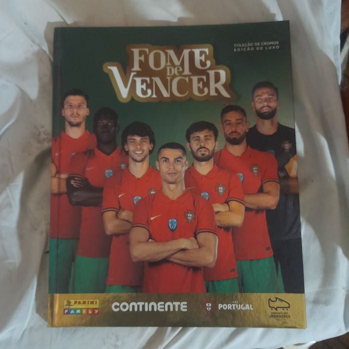 Caderneta de cromos autocolantes