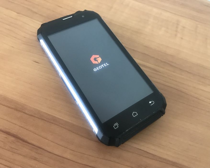 Смартфон бронированный Geotel G1 android на запчасти или под ремонт