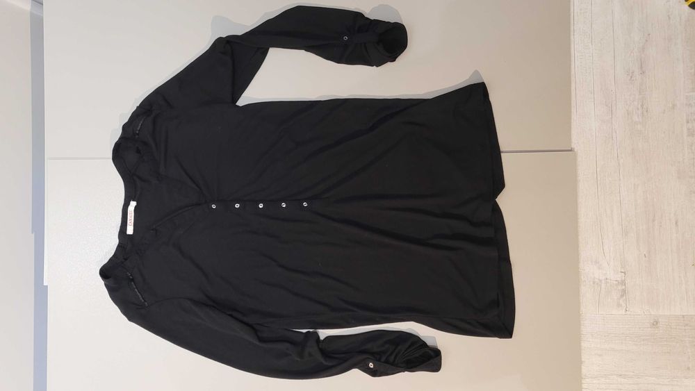 Czarna bluzka z guzikami Camaieu