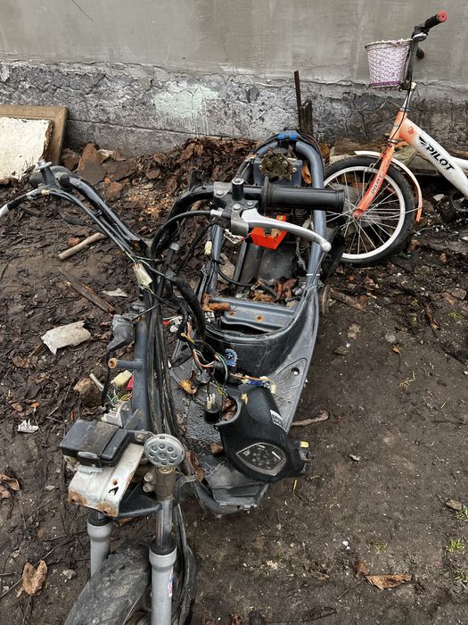 Продам запчасті на хонду діо аф 34-35 не дорого срочно ситайте опис