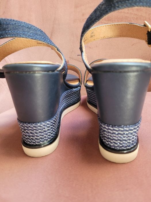 Sandały na koturnie Wrangler 38 granatowe