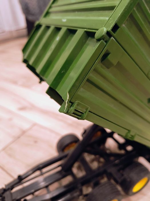 Zestaw Bruder traktor+chwytaki+przyczepy