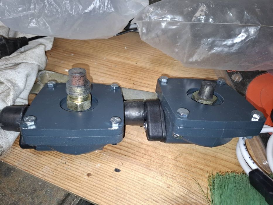 Клапан автоматичного зливу конденсату