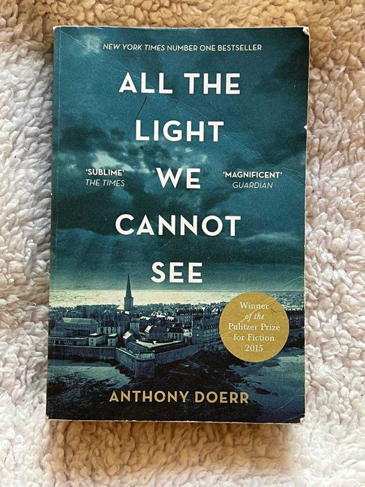 Книга англійською All The Ligth We Cannot See