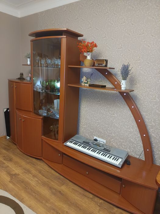 Стінка для вітальні або столової