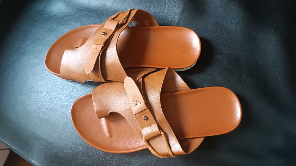 Brązowe japonki, na szeroką stopę