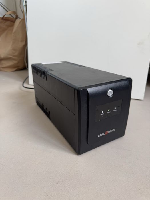 UPS LogicPower 1400VA / 840W