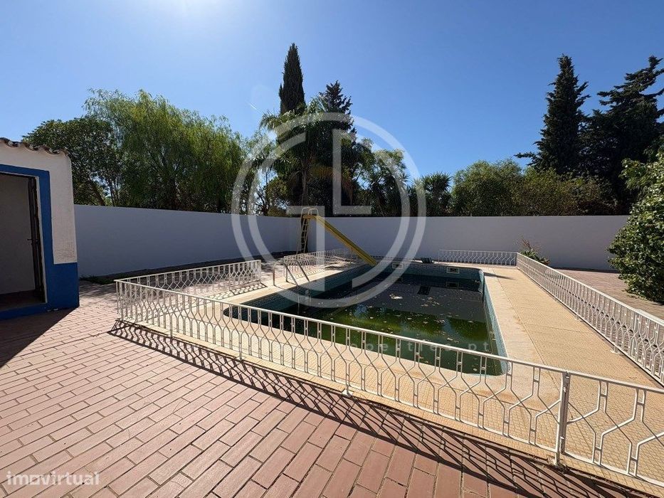 Moradia T4 em zona central de São Brás de Alportel