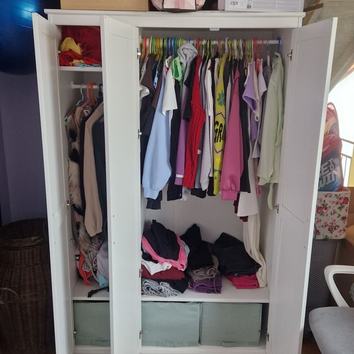 songestand szafa z lustrem ikea