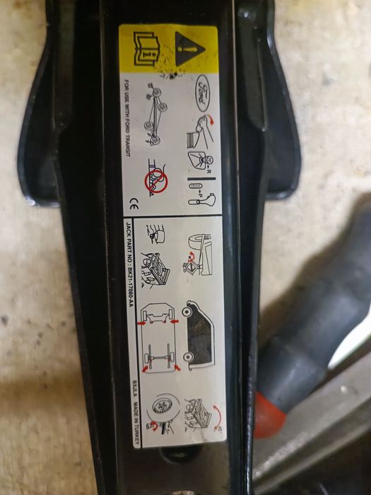 Продам три домкрати !!!