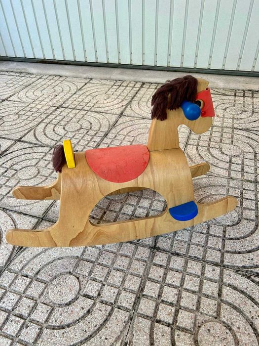 Cavalinho em madeira