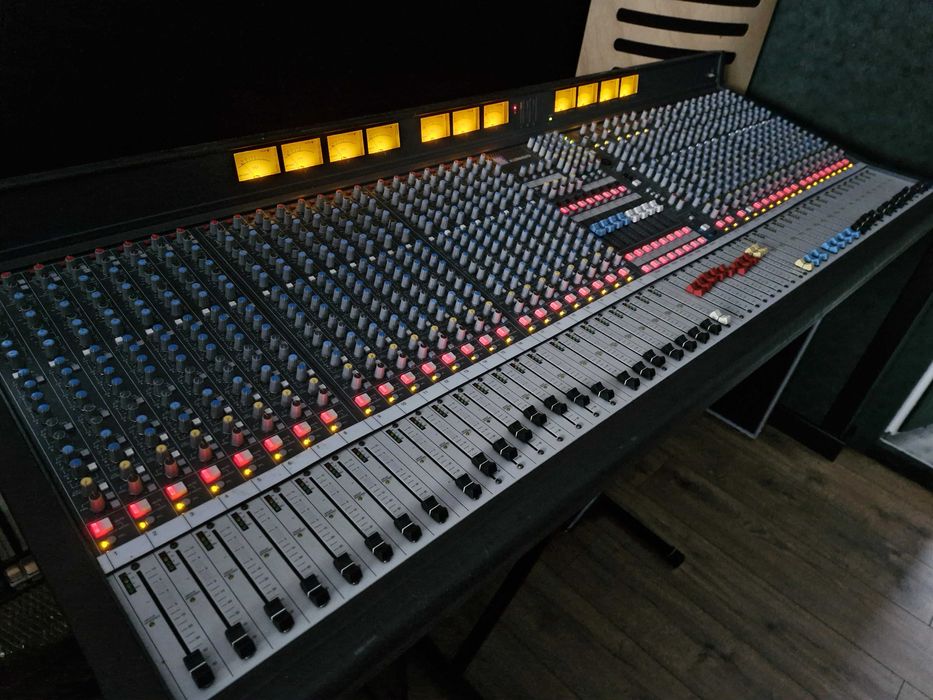Allen & Heath ML3000 – Profesjonalny mikser analogowy konsoleta