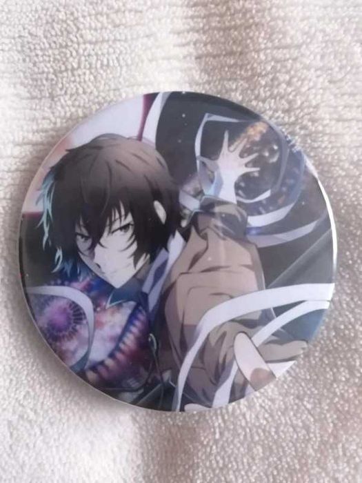 Przypinka Bungou Stray Dogs Dazai 58mm nowa