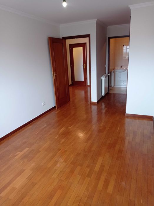 Apartamento T2 à venda na Rua da Santana