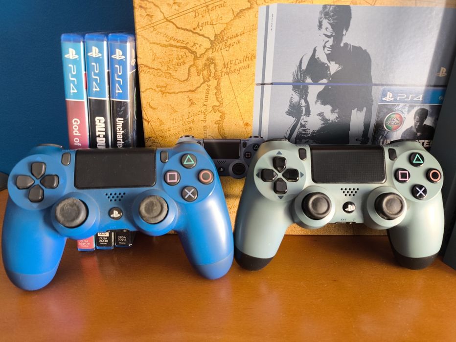 PS4 Edição Especial Uncharted 4 + Comando + Jogos