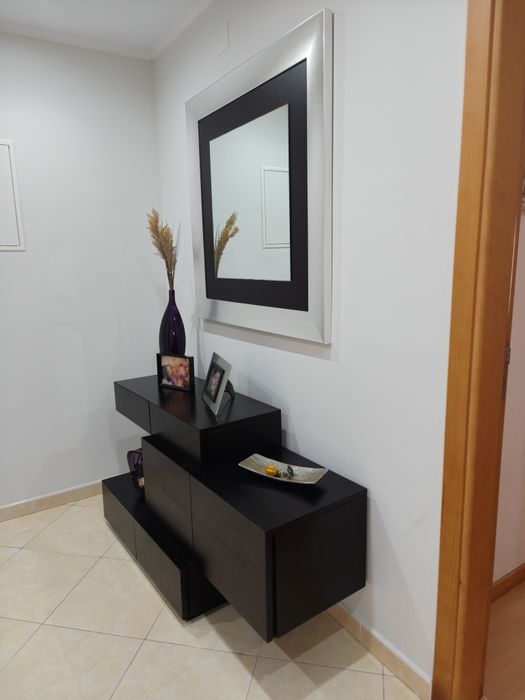 Vendo Móvel de entrada em Wengue em óptimo estado