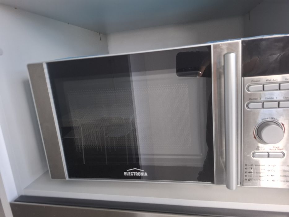 Micro-ondas Electronia com Grill – Usado