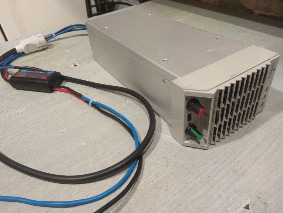 Мощный блок питания,зарядное устройство Emerson HD4830-3