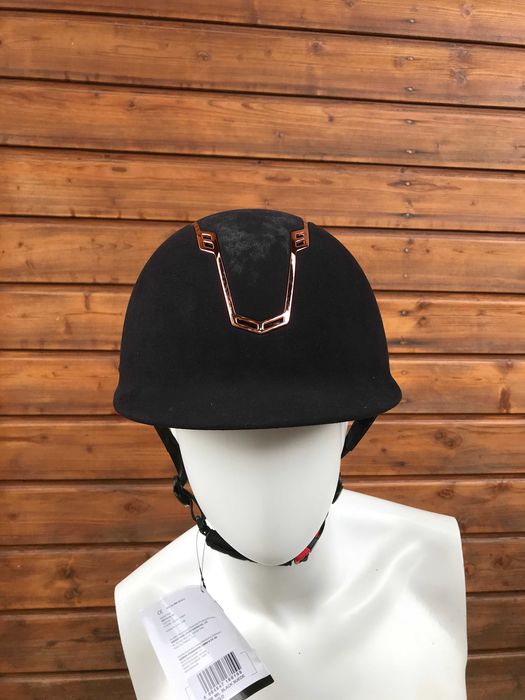 Kask jeździecki wysoka chrona szeroki daszek czarny rose gold
