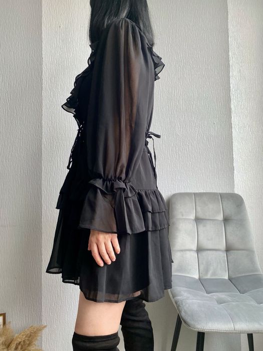 Гарна сукня з рюшами Boohoo, р-р  uk 8-10