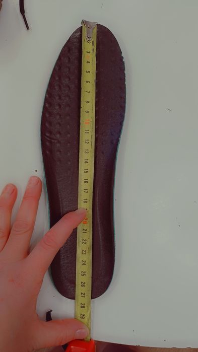 Ботинки кожані, чорні з коричневою підошвою, 41 розмір