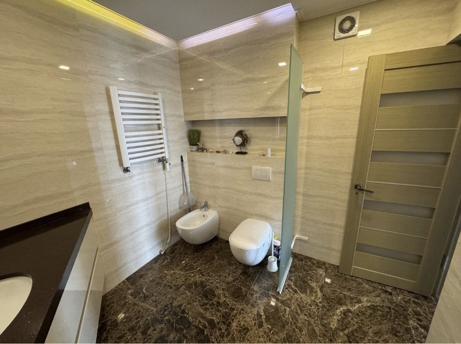 Дворівнева квартира 230 кв.м. Одна на поверху. Панорама парку Софіївка