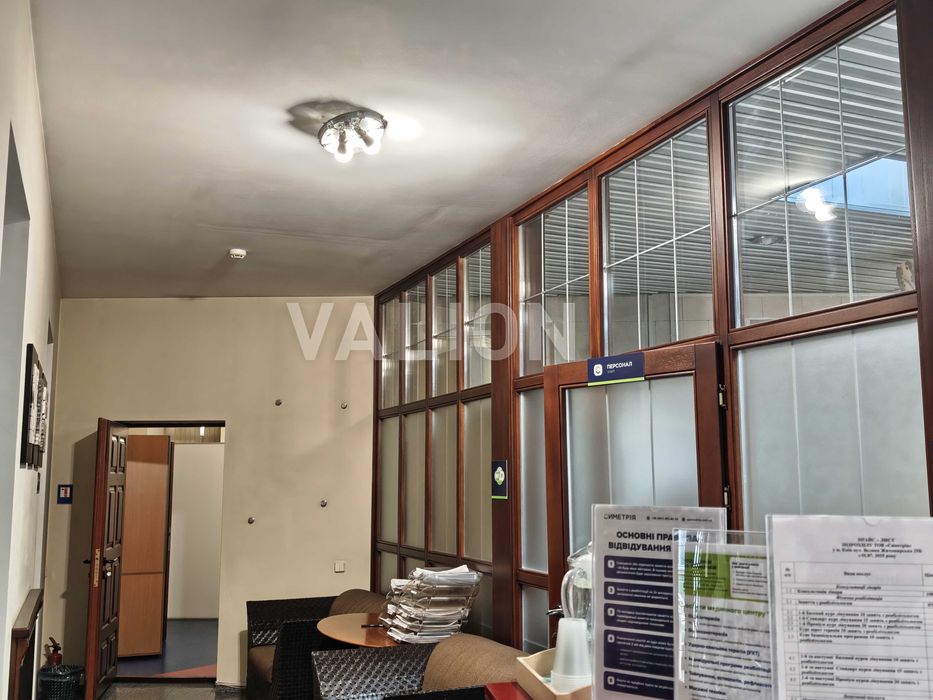 Продаж приміщення з окремим входом вул.Велика Житомирська 29-Б