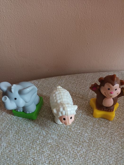 Figurki z Arki Noego  5 złotych za  sztukę.