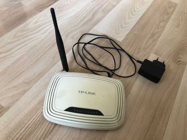 Адаптер постоянного тока 12 Вольт/1 Ампер с маршрутизатором TL-WR740N ...