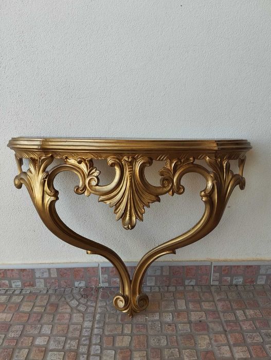 Consola Dourada de Suspensão