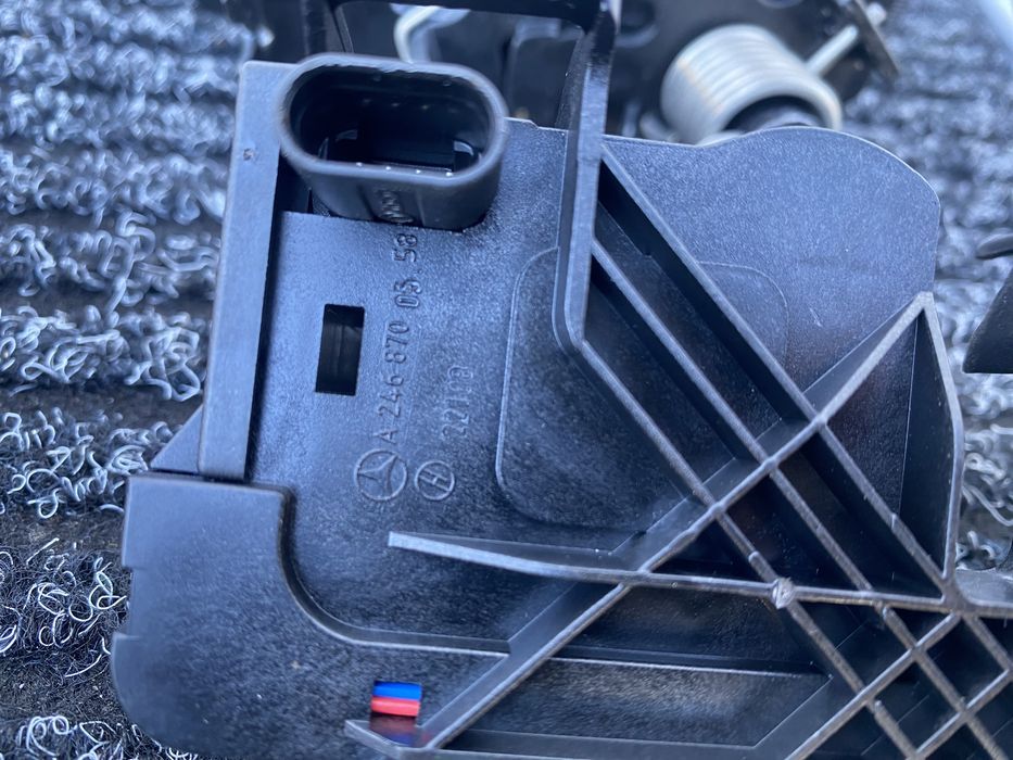 Замок трос капота W447 Vito V Class