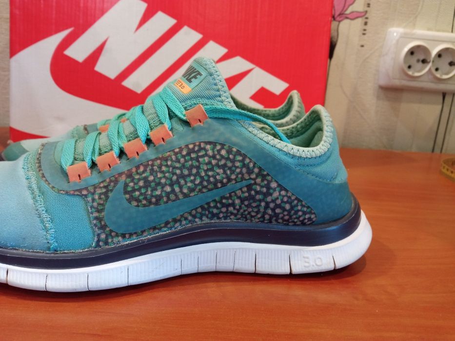 Продам женские оригинальные кроссовки Nike Free 3.0. Очень лёгкие