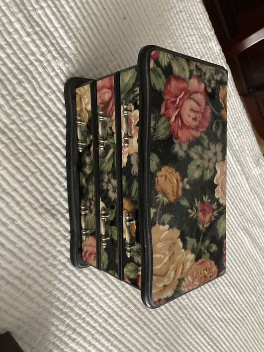 Guarda joias e caixa musica antiga de corda lago cisnes swan lake