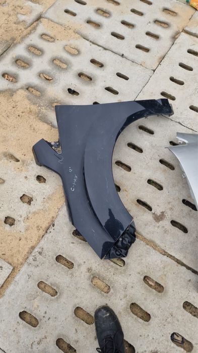 Ford c-max 2012r blotnik