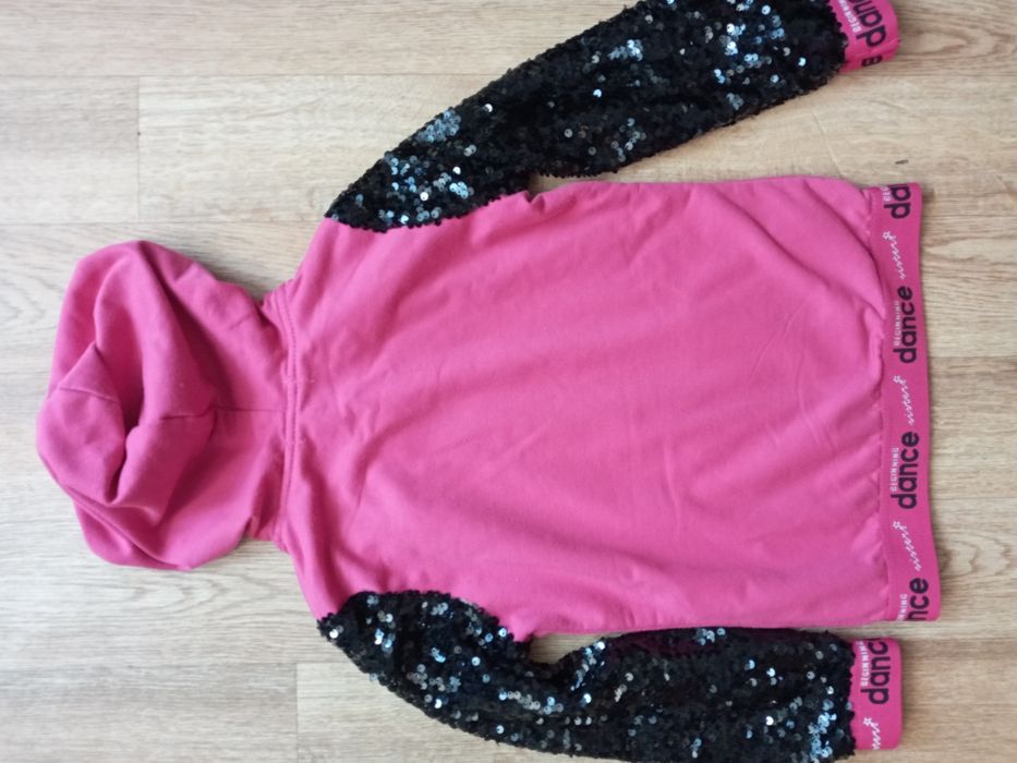 Спортивна кофта, рукава с паєтками р.122 на 6 років