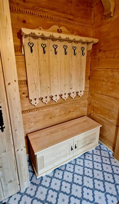 Wieszak góralski - dekoracja w stylu regionalnym