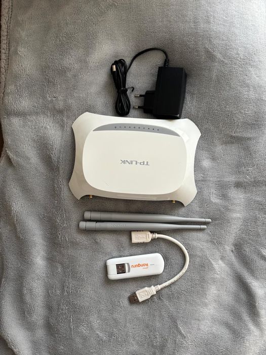 Router TP-Link MR3420 + PEN