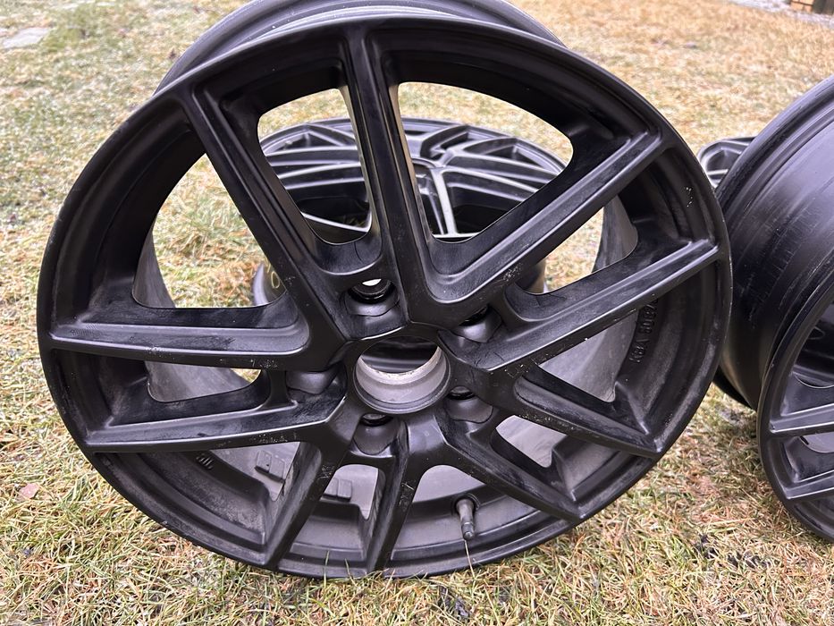 Felgi Aluminiowe 15  Volkswagen GOLF Passat Skoda Seat + dekielki