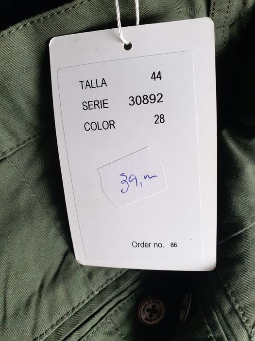 Calças em sarja  marca old taylor novas ( regular) t. 44 r) novas  t4