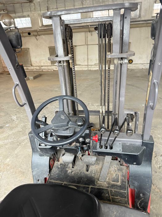 Wózek widłowy udźwig 1500 kg