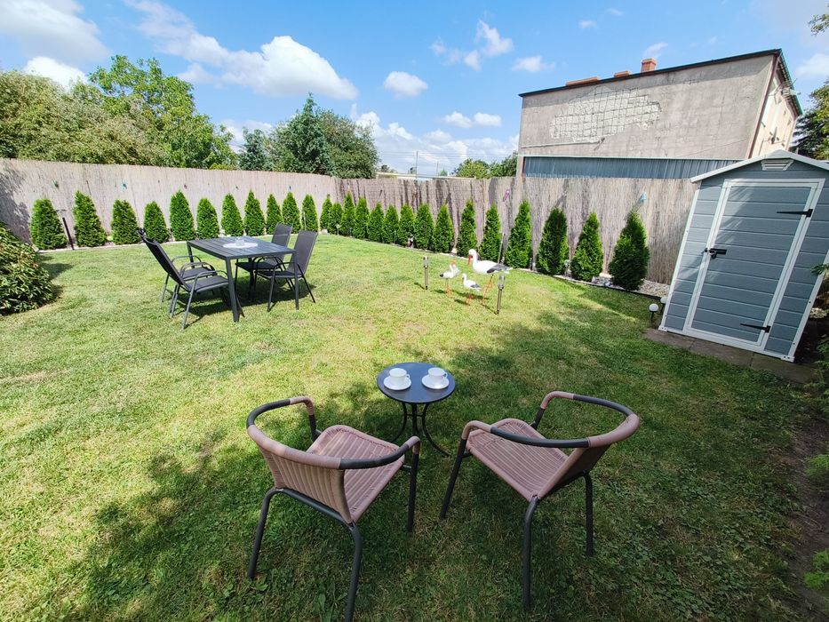 2-pokojowe mieszkanie z wyjściem na ogród, 2 garaże NOWA CENA!