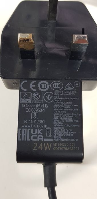 Блок питания Microsoft 1736 "24w 15v 1.6a surface pro